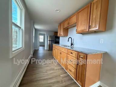 Main picture of 12 Clark Ct