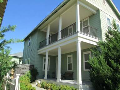 Main picture of 1828 Matson St