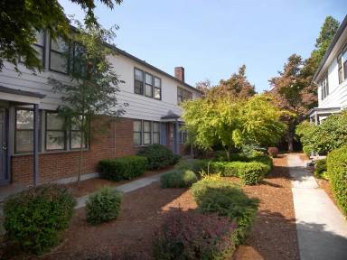 Main picture of 3919 SE Cesar E Chavez Blvd