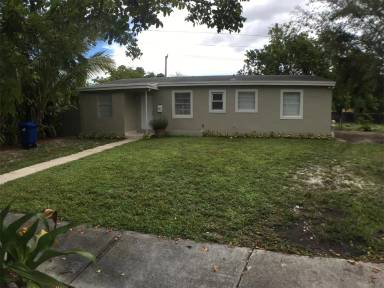 Main picture of 1594 NE 155th Ter