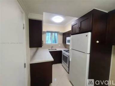 Main picture of 220 Collins Ave