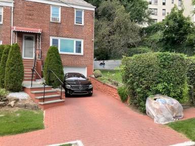 Main picture of 20 Audrey Ave