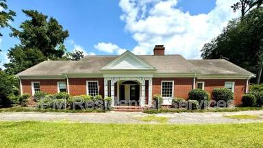 Main picture of 641 Forest Hills Dr