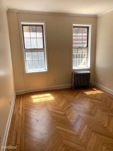 Main picture of 117 W 13th St