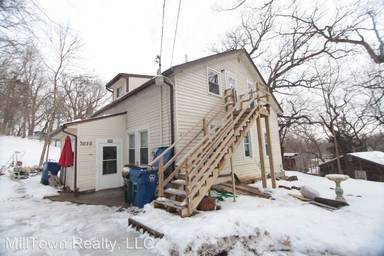Main picture of 3032 1/2 Indian Rd