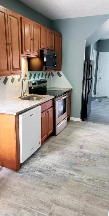 Main picture of 6901 Madison Avenue