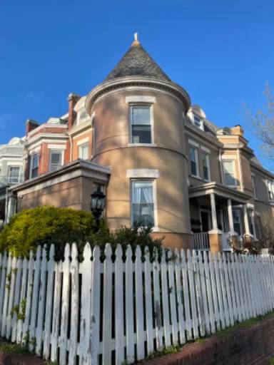 Main picture of 1425 Allison St NW