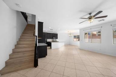 Main picture of 10059 Lady Apple Dr
