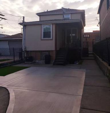 Main picture of 3841 S Lowe Ave