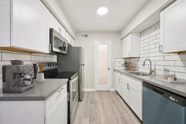 Main picture of Tides on 7th Street