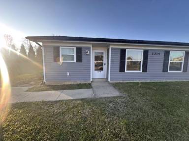 Main picture of 1304A Farmingdale Dr