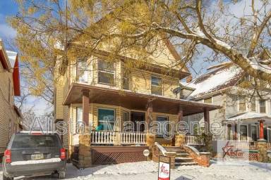 Main picture of 3786 W 37 St Cleveland, OH 44109