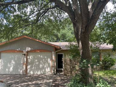 Main picture of 5000 Galen Ct