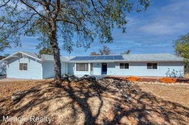 Main picture of 42485 John Muir Dr