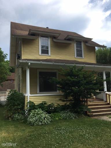 Main picture of 222 1/2 Plum St