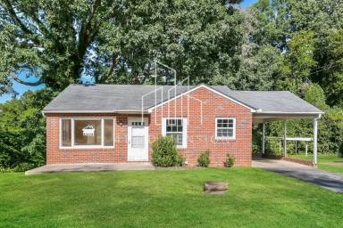 Main picture of 3627 S Main St