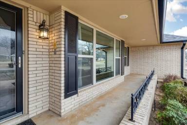 Main picture of 7522 NW Stonegate Dr