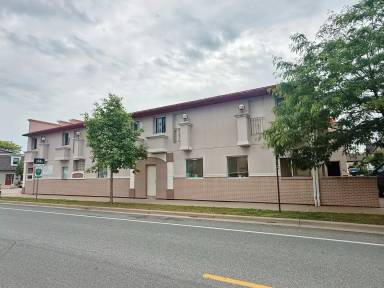 Main picture of 300 Main St