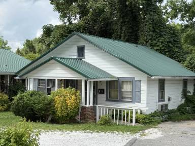 Main picture of 920 Greenville Hwy