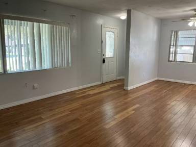 Main picture of 720 Lakehurst St
