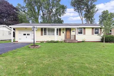 Main picture of 17 Royal Brook Ln