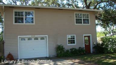 Main picture of 600 62nd Ave NE