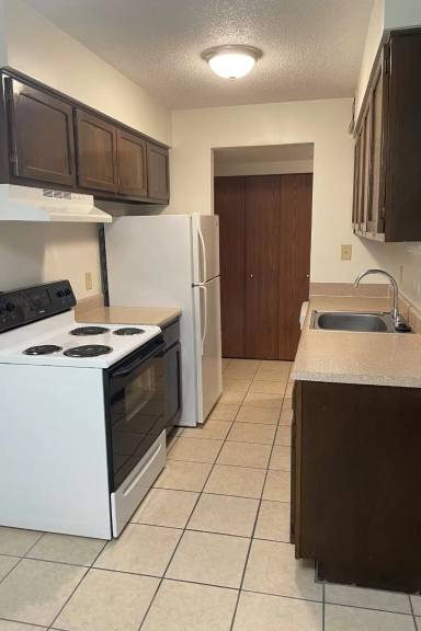 Main picture of 2318 SW Briarwood Plz