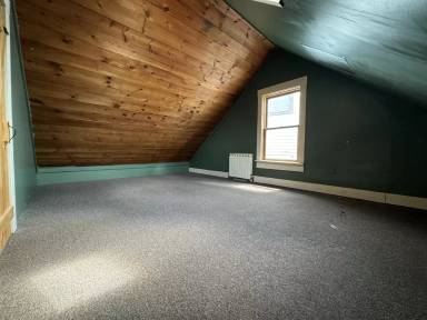 Main picture of 262 Main St