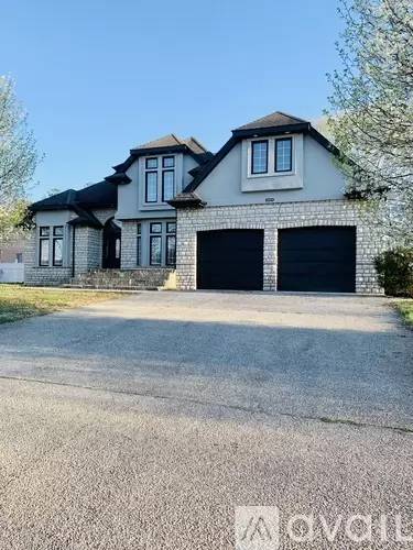 Main picture of 1413 Saturn Way