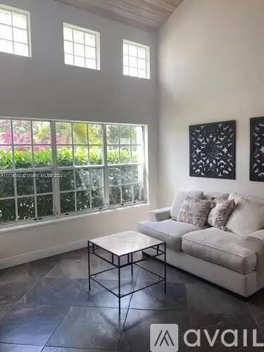 Main picture of 6287 SW 39th St