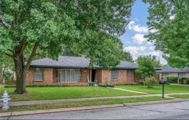 Main picture of 1805 Yarborough Dr