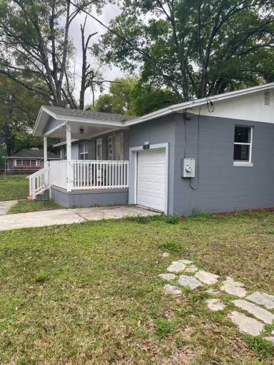 Main picture of 2706 Palafox St