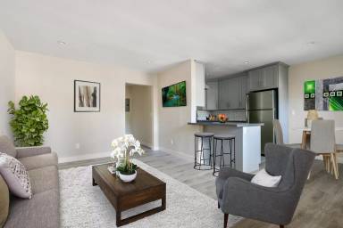 Main picture of 858-860 3 St