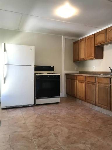 Main picture of 84 Grand St