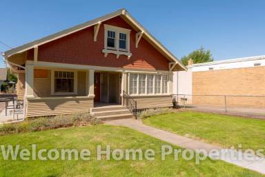 Main picture of 512 S College Ave