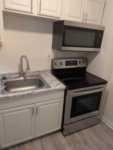 Main picture of 1817 N Broadway
