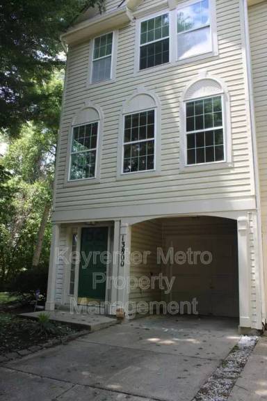 Main picture of 13800 Fareham Ln