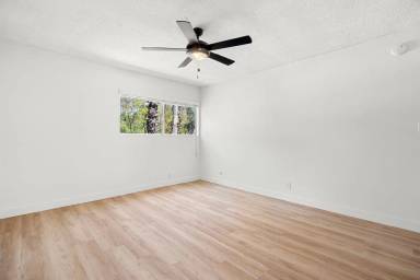 Main picture of 162 S Avenue 55