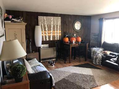 Main picture of 353 Weaver St