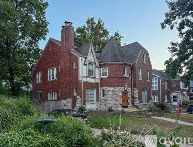 Main picture of 7552 Buckingham Dr