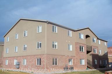 Main picture of 819 W 50 N