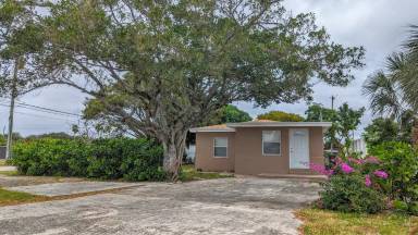 Main picture of 721 NW 4th St