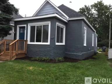 Main picture of 1020 29th Ave NE