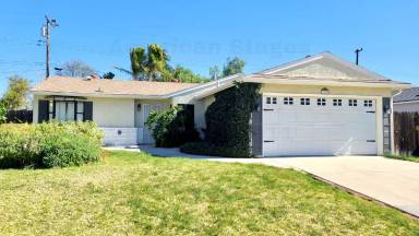 Main picture of 2090 Wisteria St
