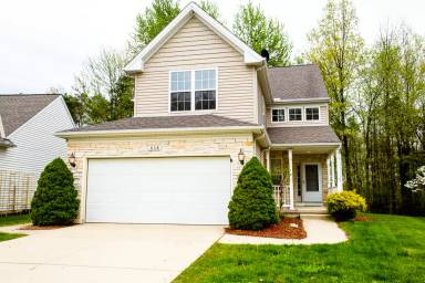 Main picture of 638 Lakeside Dr