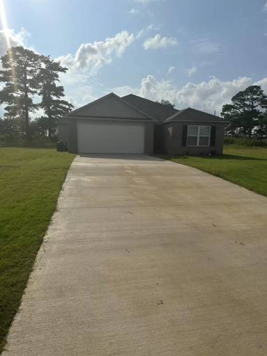Main picture of 703 Thicket Ln
