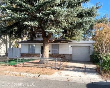 Main picture of 636 Walnut St