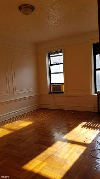 Main picture of 947 Montgomery St