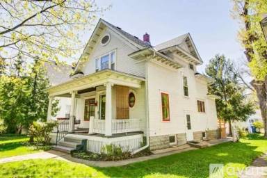 Main picture of 1017 24th Ave SE