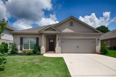 Main picture of 153 Cherry Laurel Dr